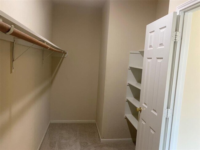 Building Photo - 15411 Redbud Dale Ct