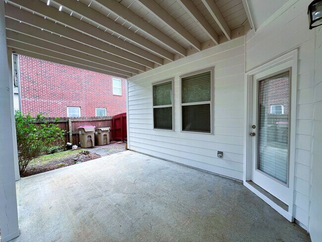 Building Photo - 3015 Carrick Rd