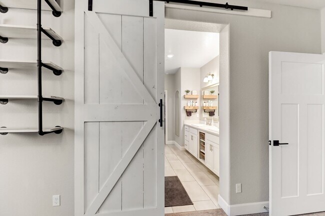 Building Photo - Beautiful 4-Bedroom, 3-Bath Home on a Quiet Cul-de-Sac in Woodland