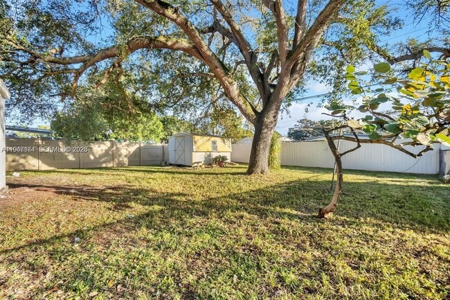 Building Photo - 6326 SW 24th St