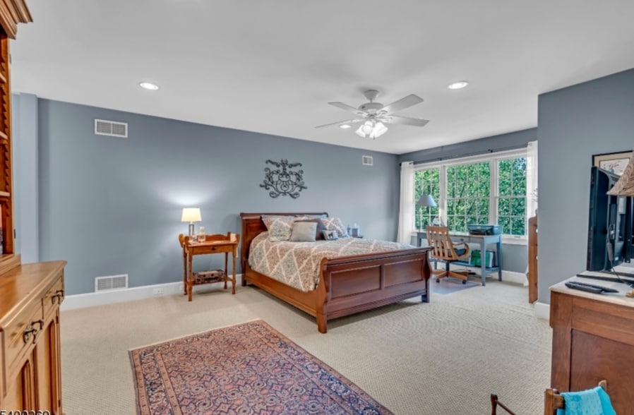 Building Photo - 41 Dickinson Rd