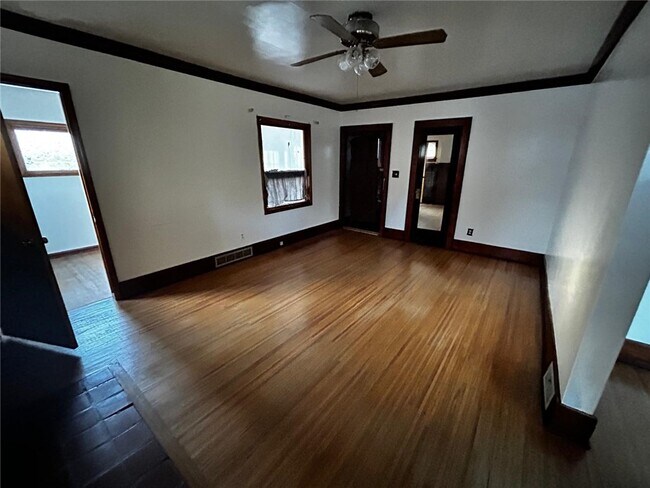 Building Photo - 850 Glide St