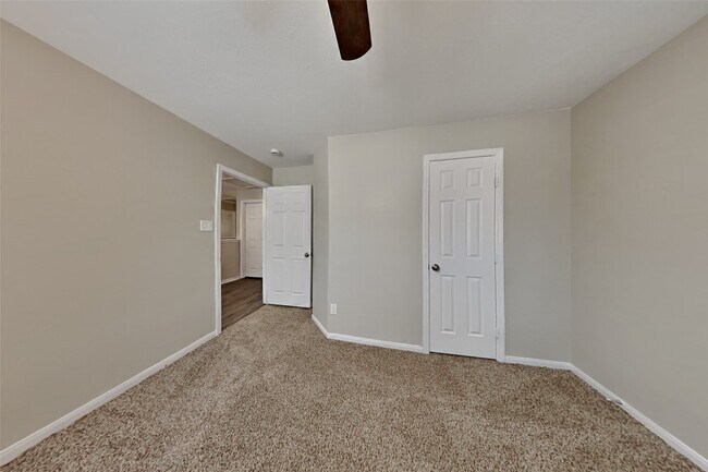 Building Photo - 14703 Huntmont Dr