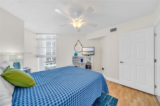 Building Photo - 6301 Collins Ave