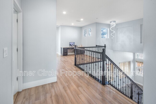 Building Photo - 812 Shasta Daisy Dr