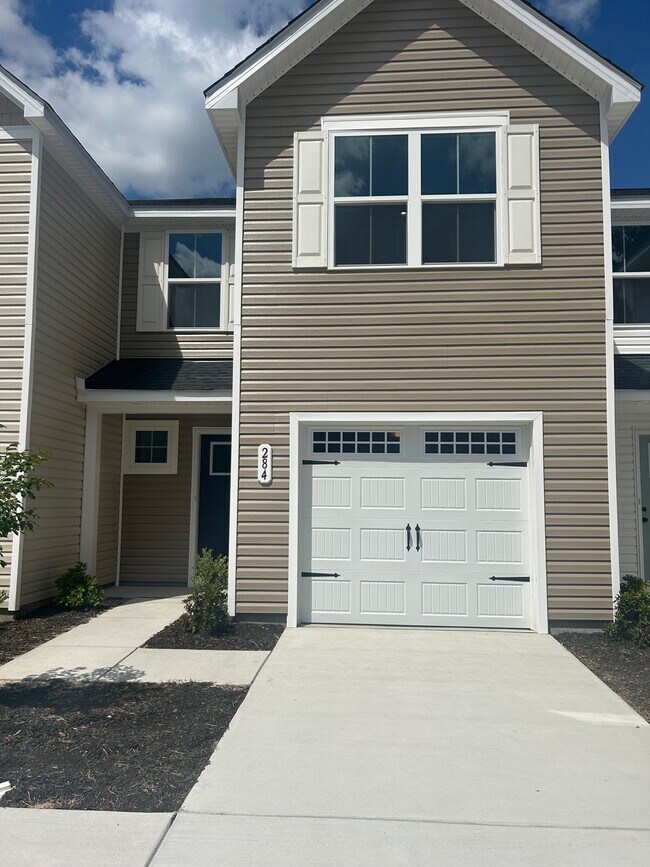 Building Photo - 284 Meadows Dr