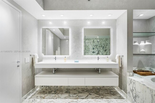 Building Photo - 450 Alton Rd