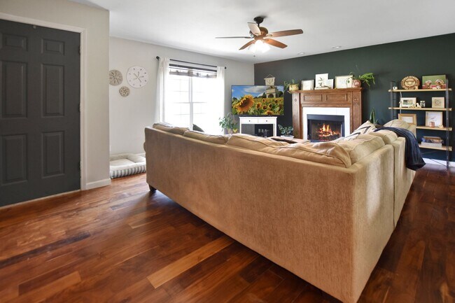 Building Photo - Pet Friendly Three Bedroom with Basement!