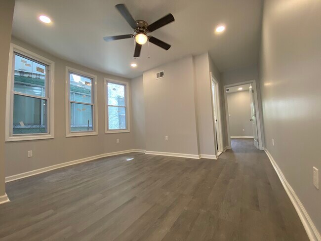 Building Photo - 6211 Elmwood Ave