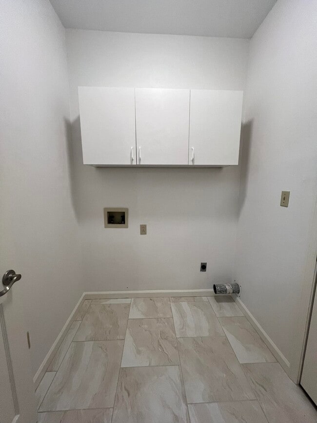 Building Photo - 4208 McLeod Dr