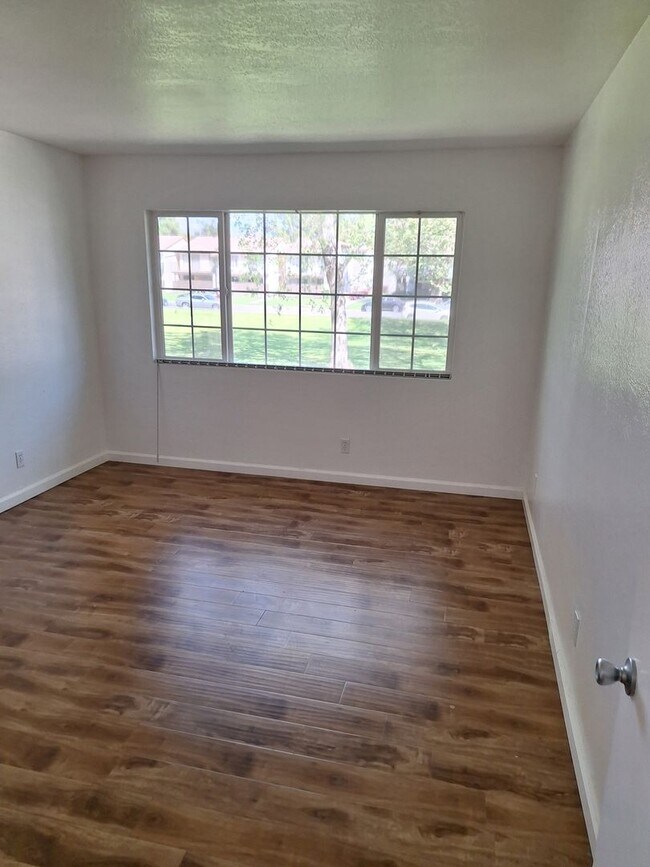 Building Photo - **Move in Special**, 2 Bed / 2 Bath in the...