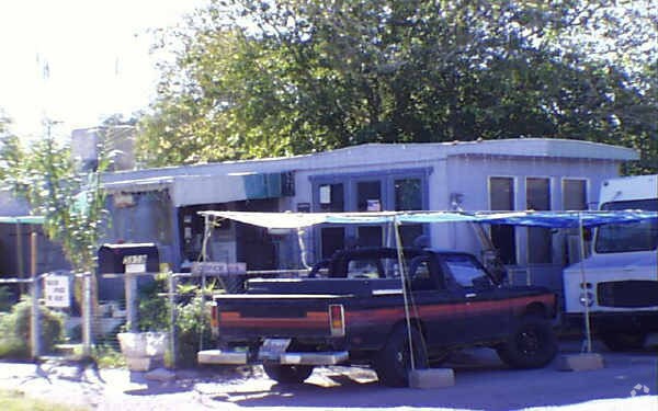 Building Photo - Polo Coach Mobile Home Park