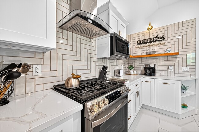 Building Photo - 5121 Locust St