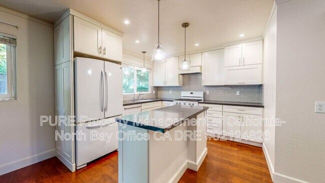 Building Photo - 360 Manka Cir