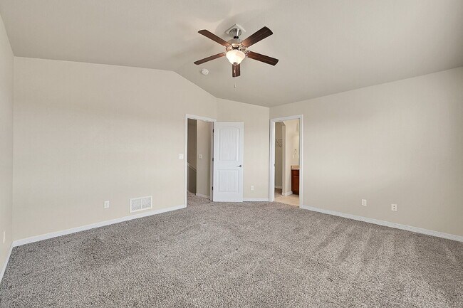 Building Photo - $2,145.00, 4-bed, 2.5-bath located in Colo...