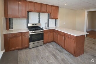 Building Photo - Spacious 1bed/1bath on main floor of with ...
