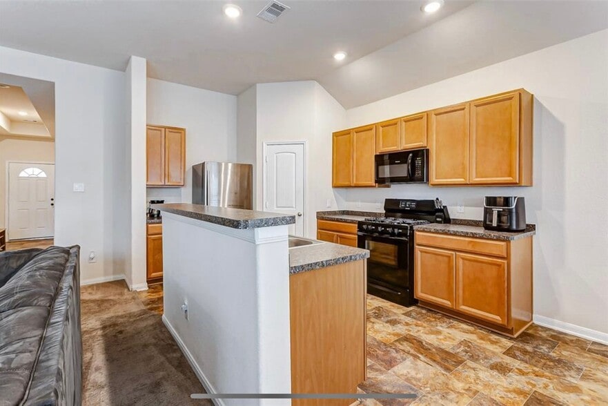 Building Photo - 10750 Nyla Spring St