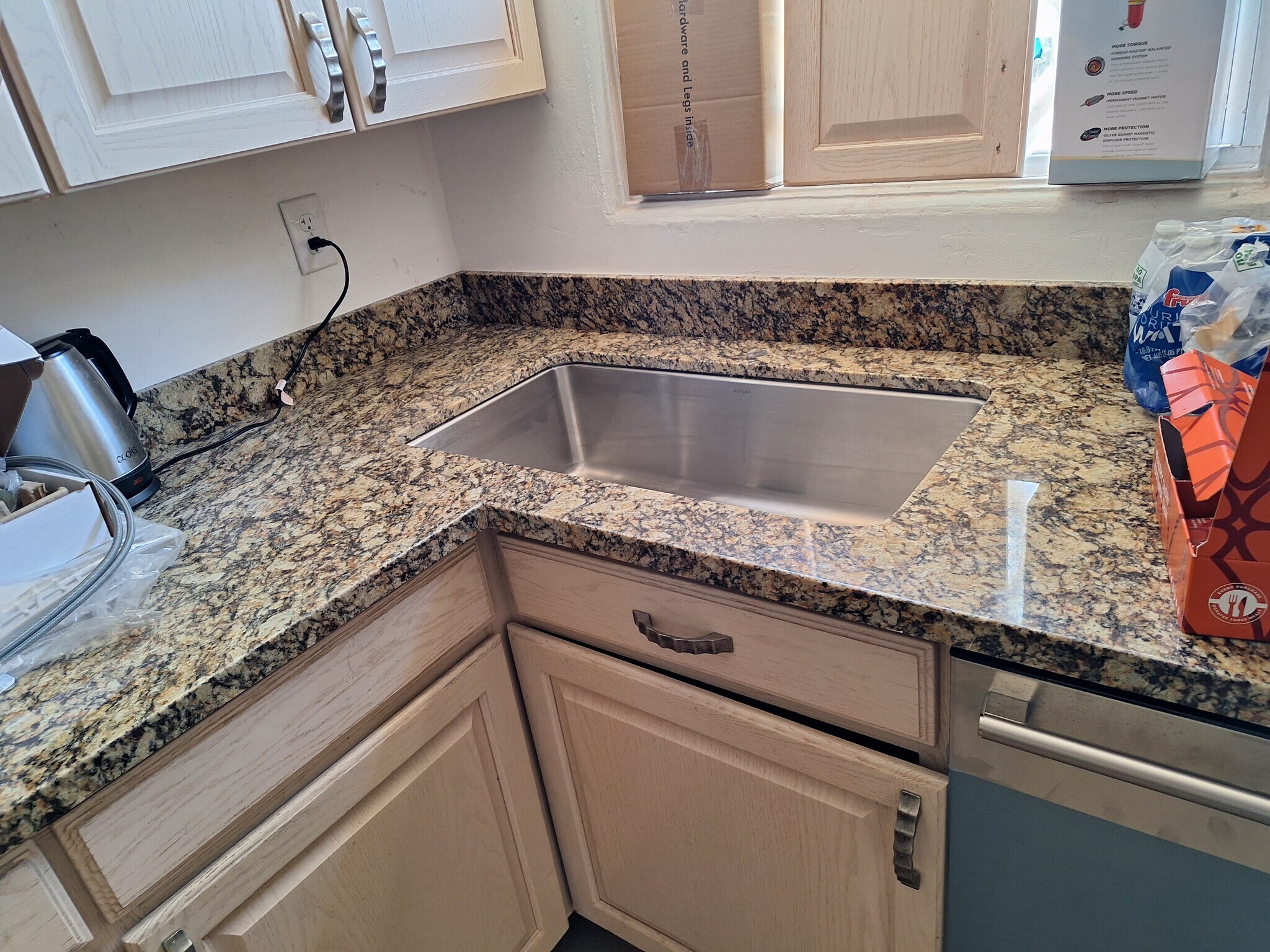 granite counters - 4639 N 3rd Ave