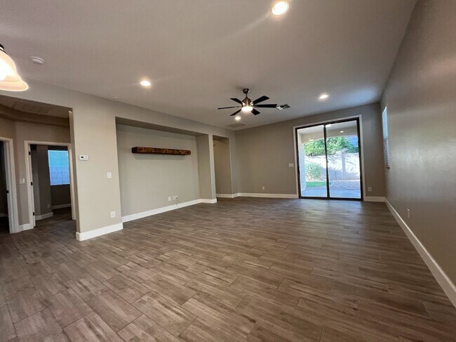 Building Photo - Cozy Cul De Sac house FOR RENT in a GREAT location