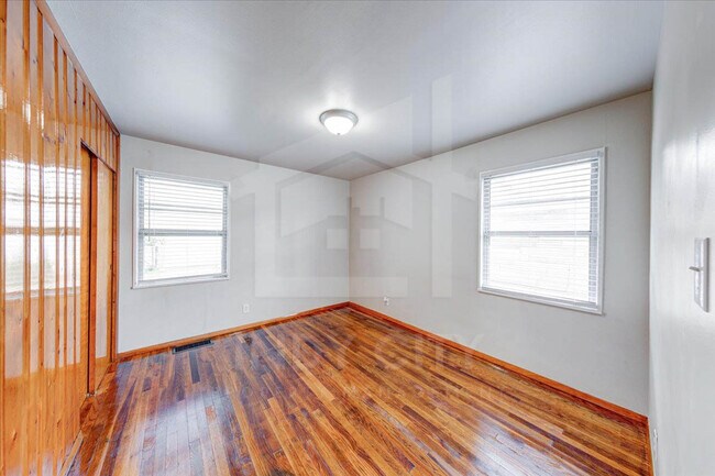 Building Photo - 3325 N Riley Ave