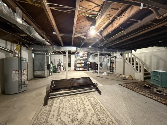 Building Photo - 372 W Hazelwood Ave