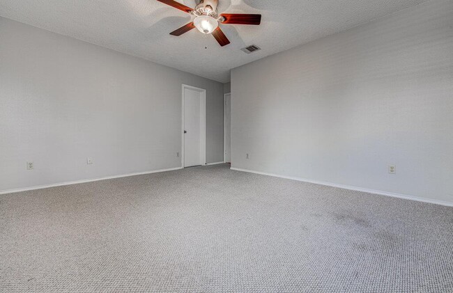 Building Photo - 12925 Covington Trail