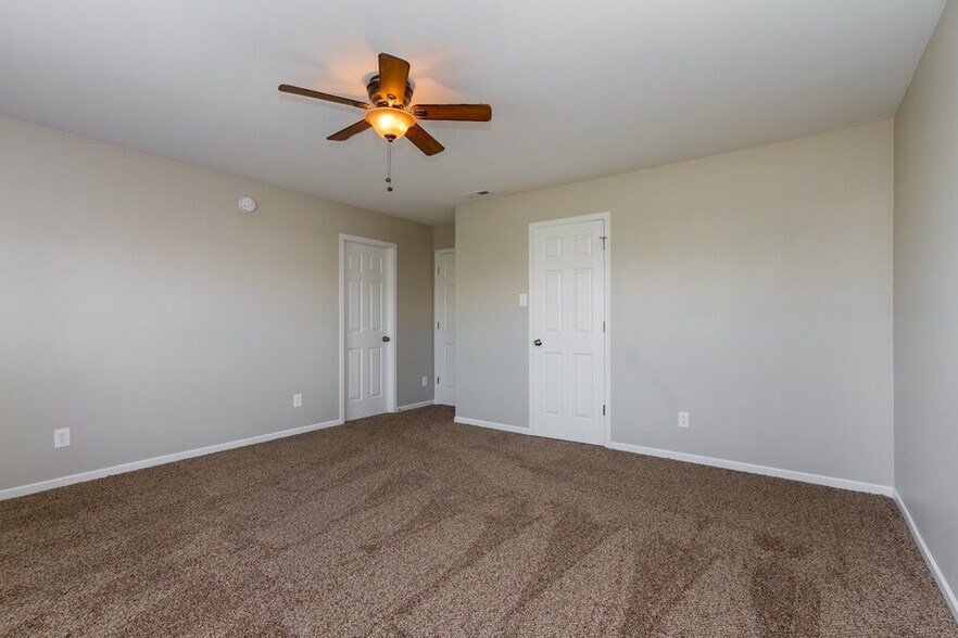 Building Photo - 10714 Gathering Dr