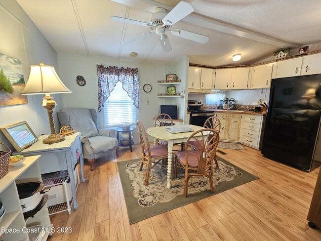 Building Photo - 131 Forest Lake Dr