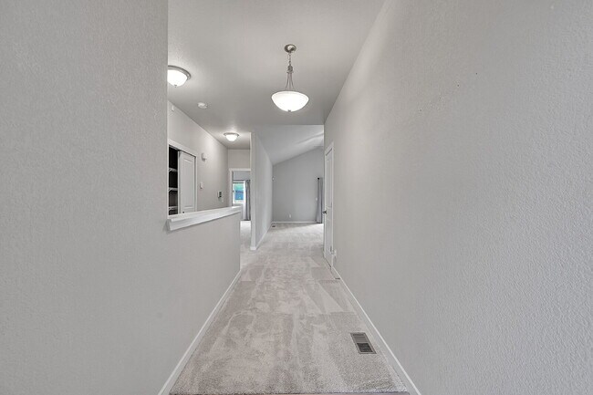 Building Photo - $2,895 - 4 Bed, 3 Bath Home in Colorado Sp...