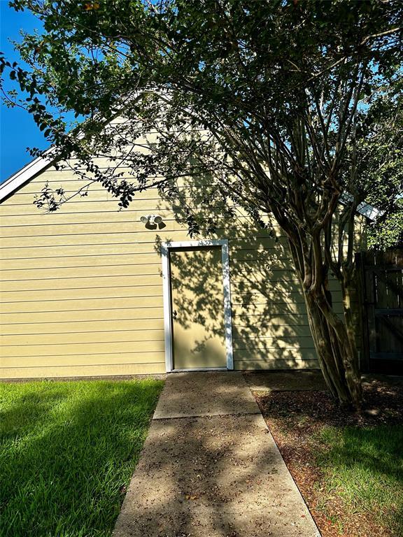 Building Photo - 16704 Ivy Grove Dr