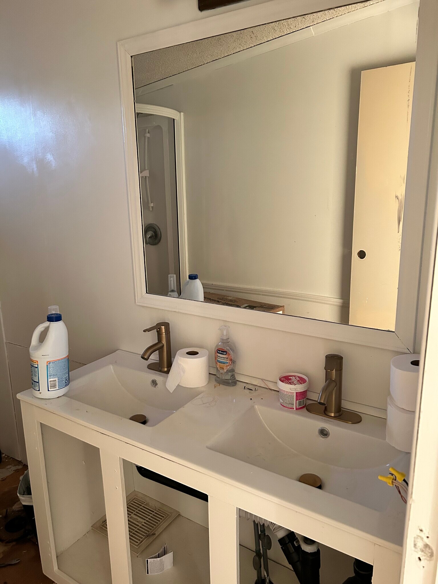Bathroom number 2 - 917 Castle Rock St