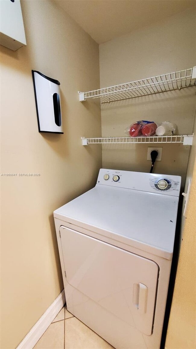 Building Photo - 577 SW 111th Ln