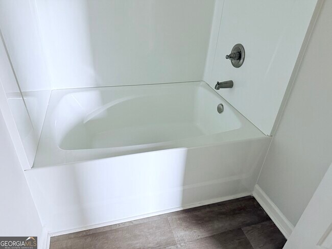 Building Photo - 179 Goodall Woods Dr