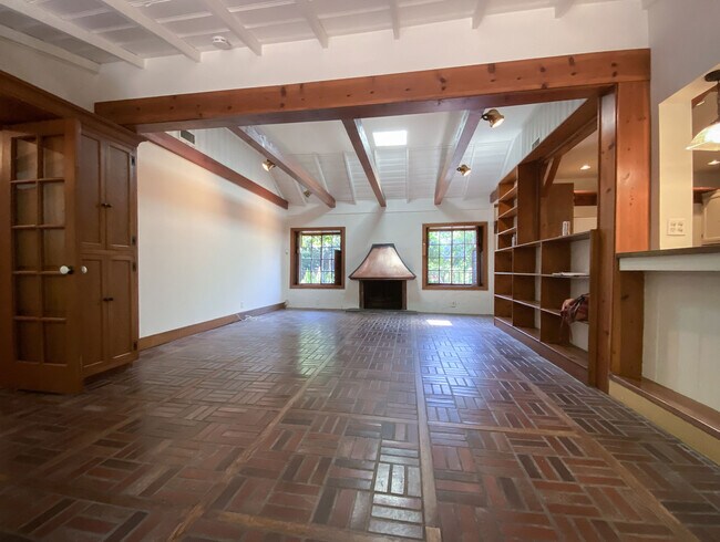 Building Photo - 3814 Dixie Canyon Ave