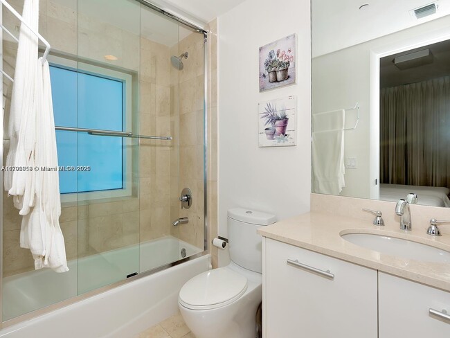 Building Photo - 2711 S Ocean Dr