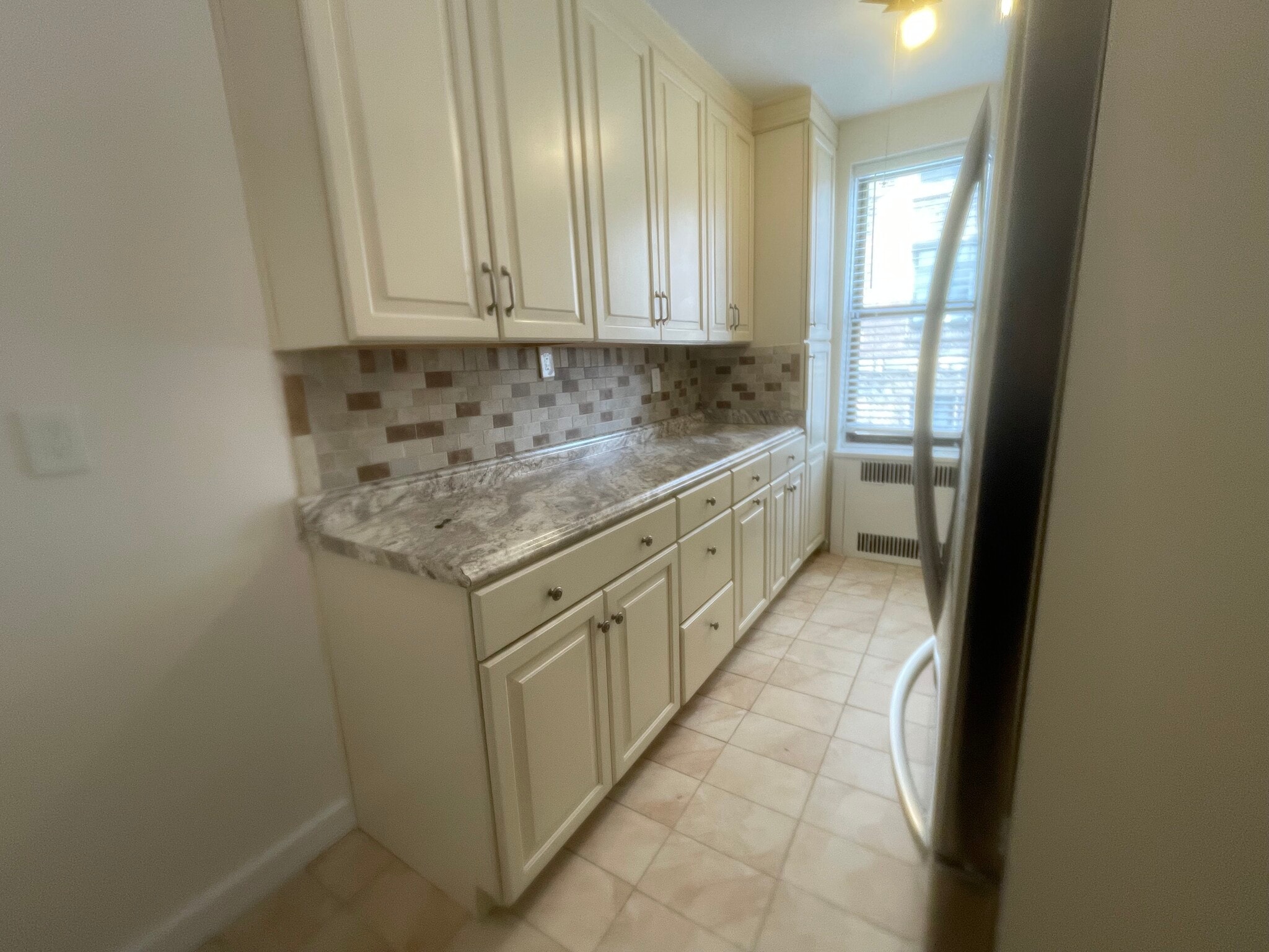 Building Photo - 210 Martine Ave