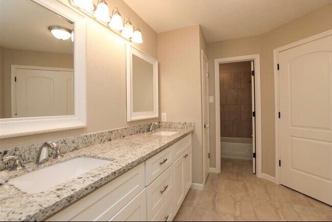 Building Photo - 3134 Sedgeborough Dr