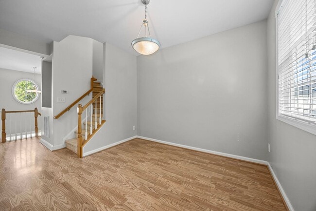 Building Photo - Spacious 3 Story Townhome Located in the Heart Raleigh! Available Now!