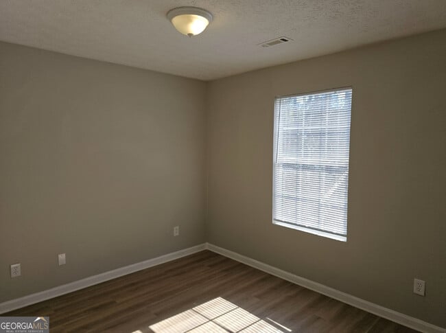 Building Photo - 210 Sabal Dr