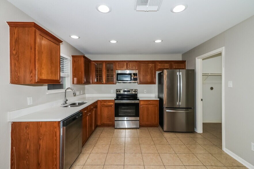 Building Photo - 8410 Tararin Ln