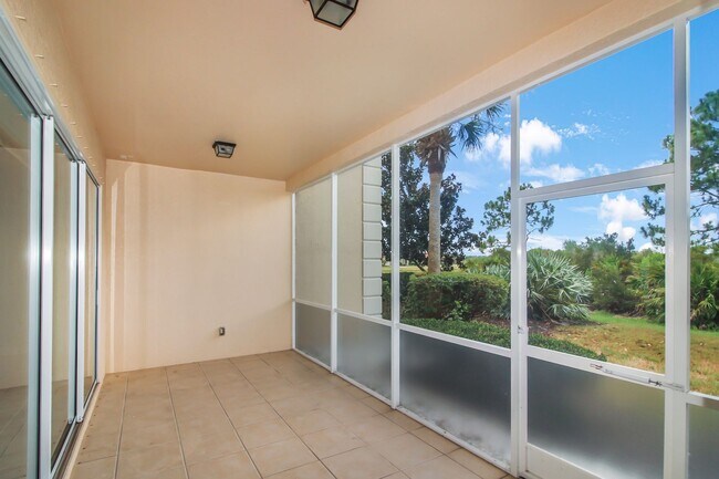 Building Photo - Sarasota National Annual Condo for Rent