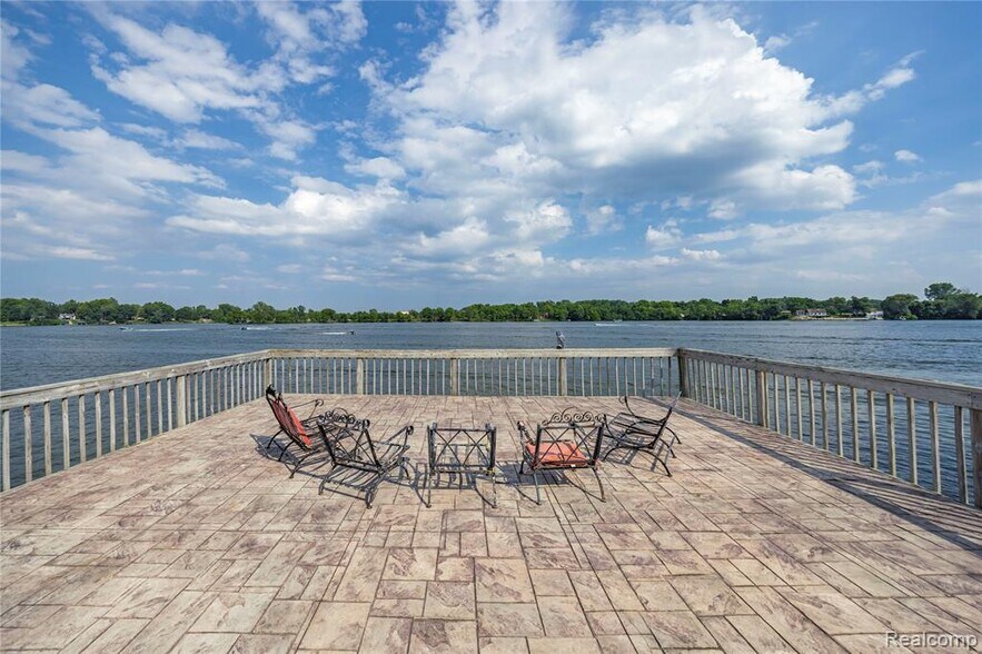 Building Photo - 42195 Kouza Ct