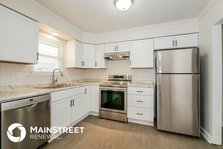 Building Photo - 1404 N Aztec Ave