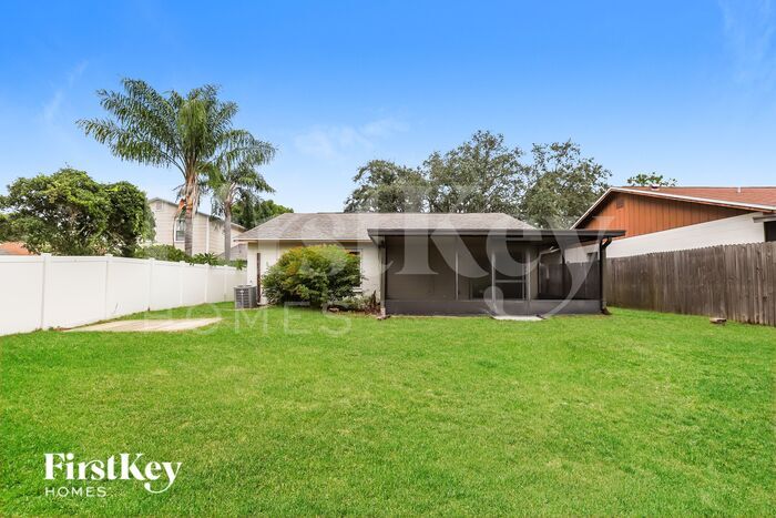 Building Photo - 1739 Lakeview Village Dr