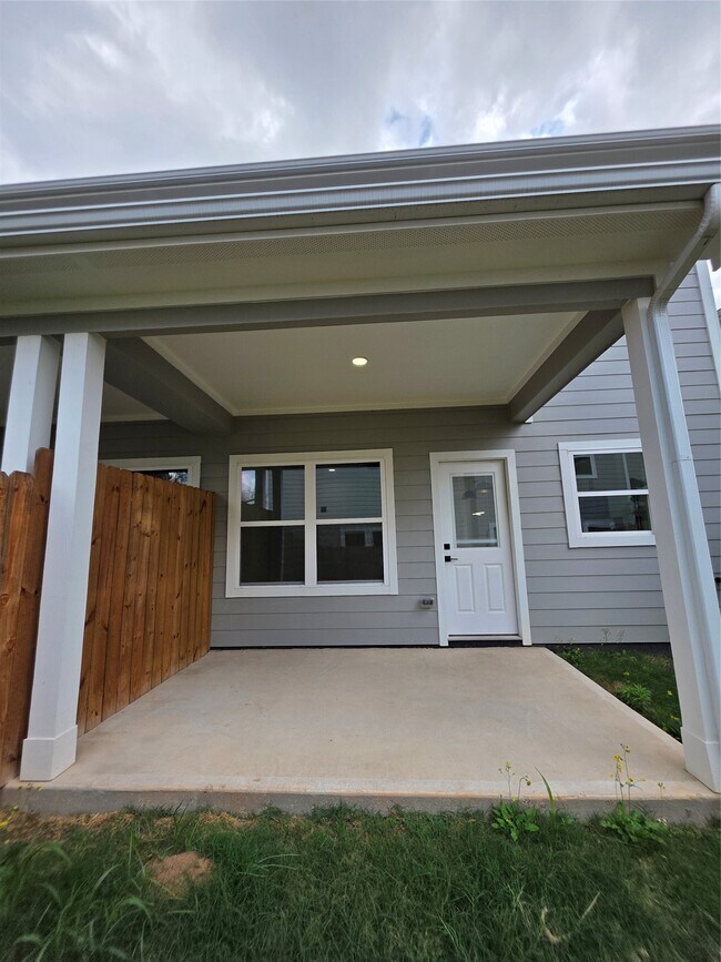 Building Photo - 1407 Odd Fellow St