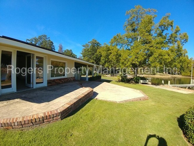 Building Photo - 1909 Marina Rd