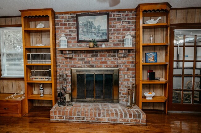 Building Photo - Fully Furnished Charleston Rental Near Folly Beach – Utilities Included | $3,100/Month