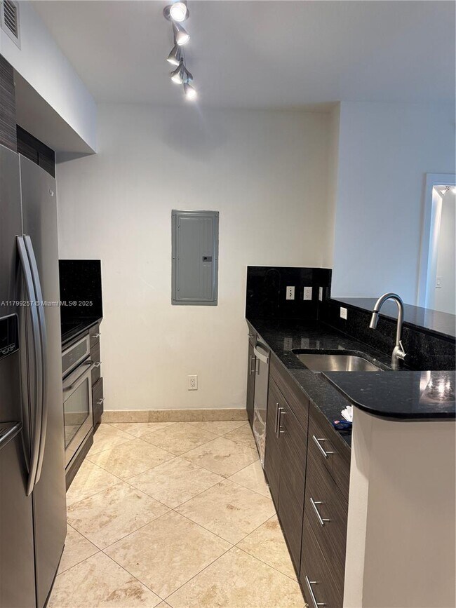 Building Photo - 335 S Biscayne Blvd