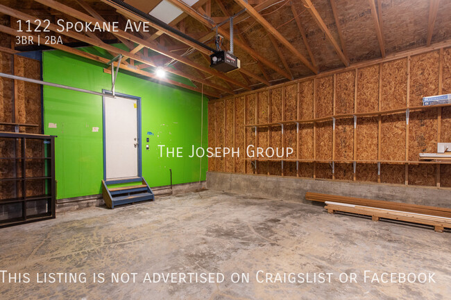 Building Photo - 1122 Spokane Ave