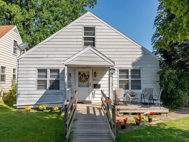 Building Photo - 411 Donmoyer Ave